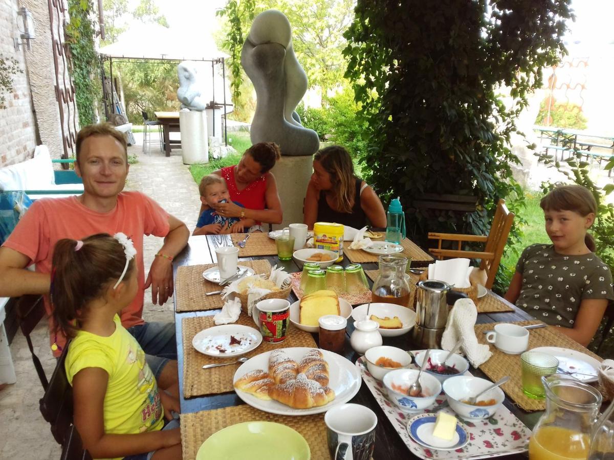 "La Casa Degli Ulivi Art B&B" Trecastelli ภายนอก รูปภาพ